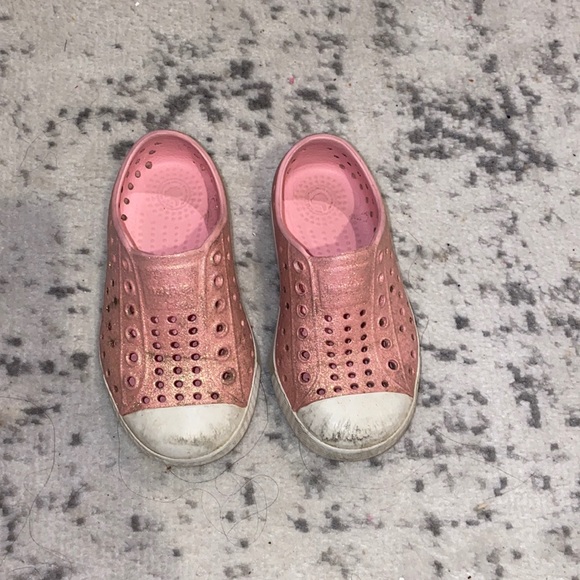 Native Shoes Other - Sparkly Pink Toddler Jefferson Natives